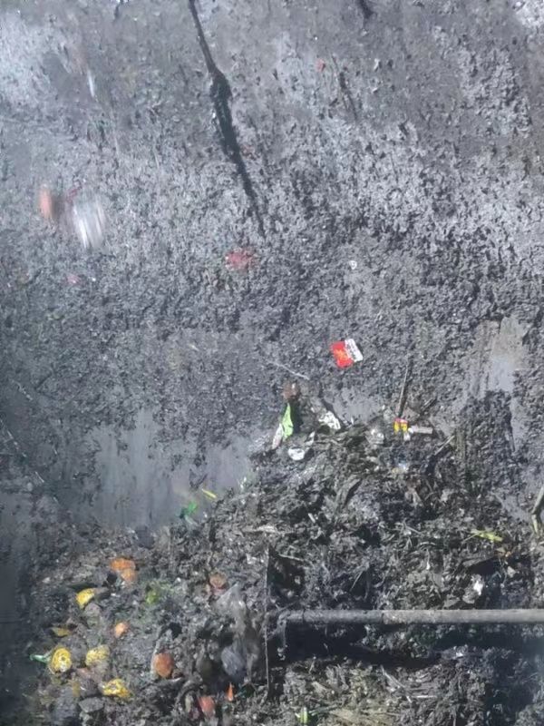 潭牛镇污水池清理